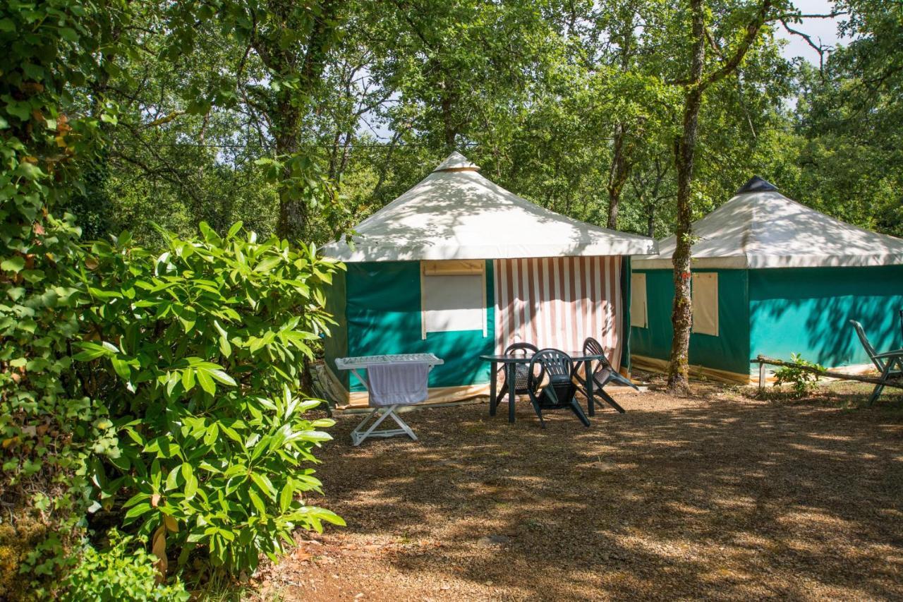 Hotel Camping Au Bois Dormant Chauffour-sur-Vell Exterior foto