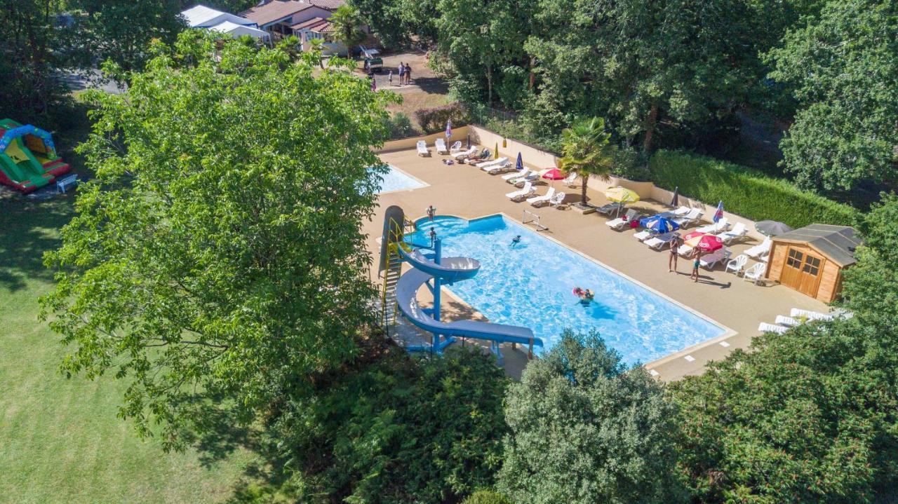 Hotel Camping Au Bois Dormant Chauffour-sur-Vell Exterior foto