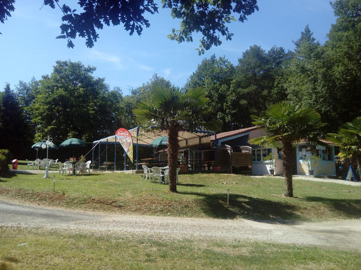 Hotel Camping Au Bois Dormant Chauffour-sur-Vell Exterior foto