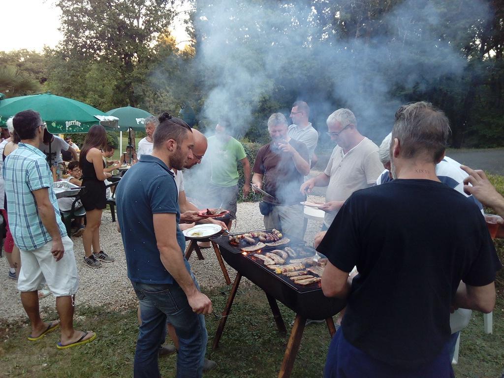 Hotel Camping Au Bois Dormant Chauffour-sur-Vell Exterior foto