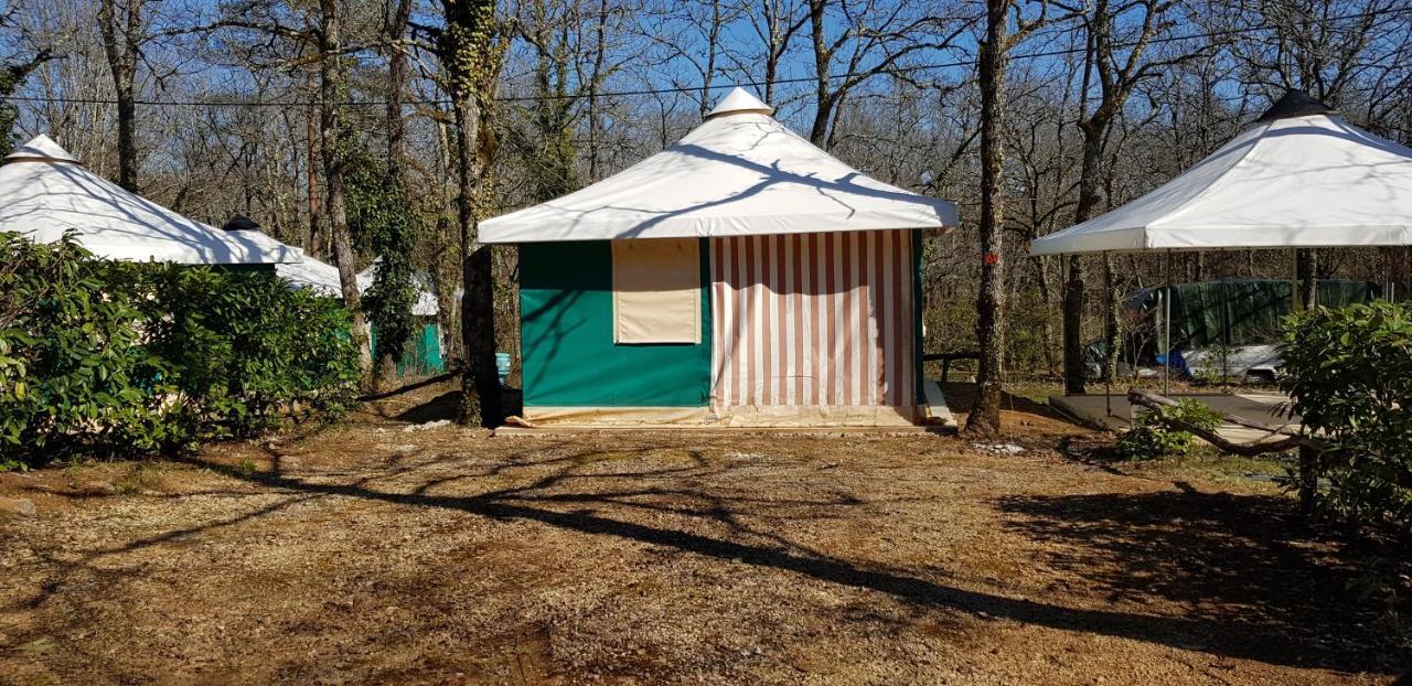 Hotel Camping Au Bois Dormant Chauffour-sur-Vell Exterior foto