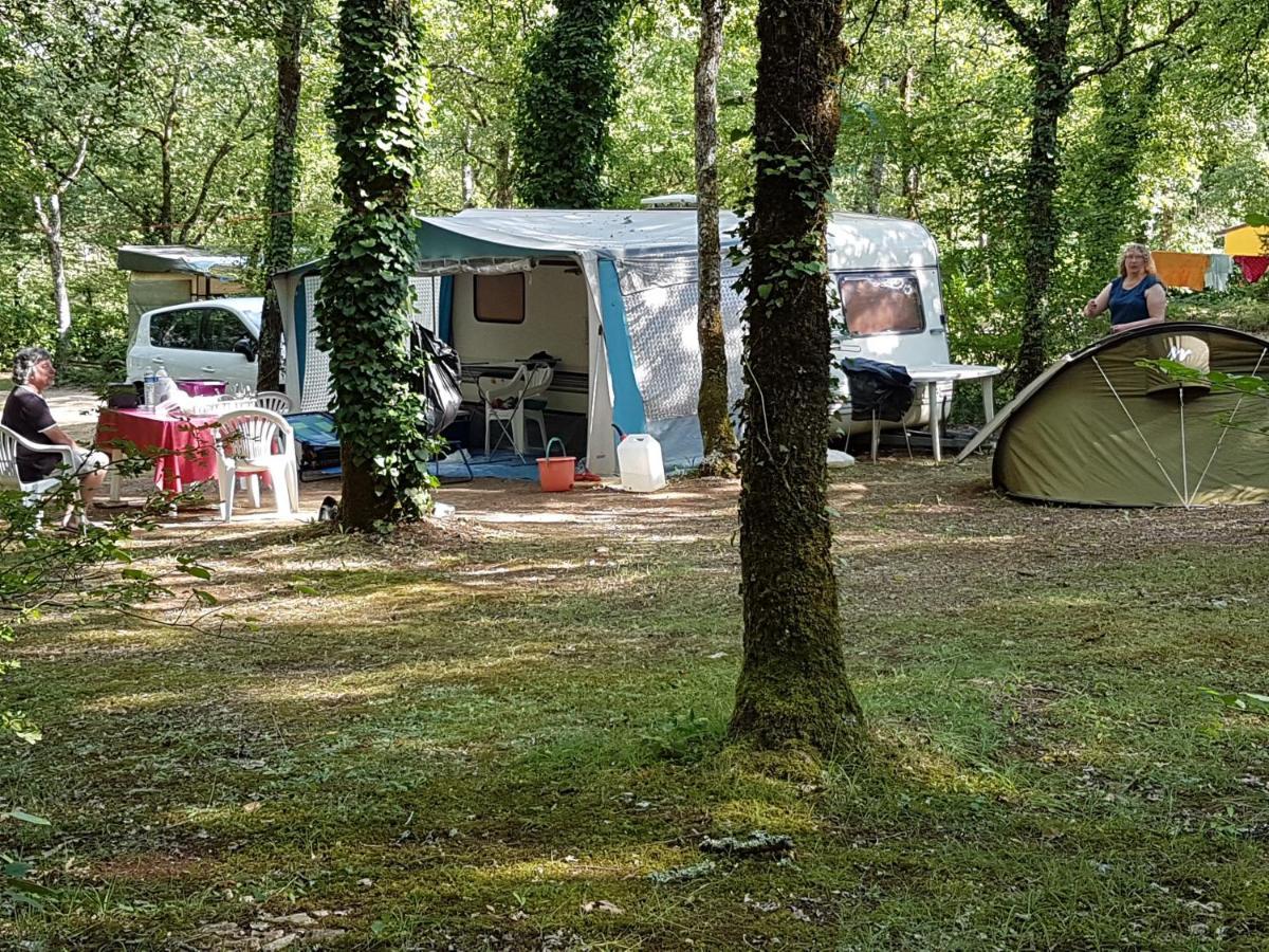 Hotel Camping Au Bois Dormant Chauffour-sur-Vell Exterior foto